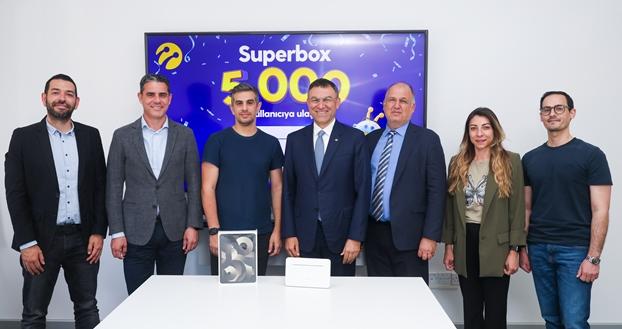 Kuzey Kıbrıs Turkcell Superbox, 5.000’inci kullanıcısını ödüllendirdi