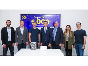 Kuzey Kıbrıs Turkcell Superbox, 5.000’inci kullanıcısını ödüllendirdi