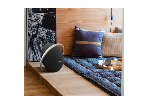 Harman Kardon Onyx Studio 8